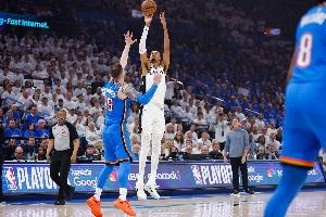 阿里纳斯:不会因为细节苛责马刺 解决好失误等问题本该2-0